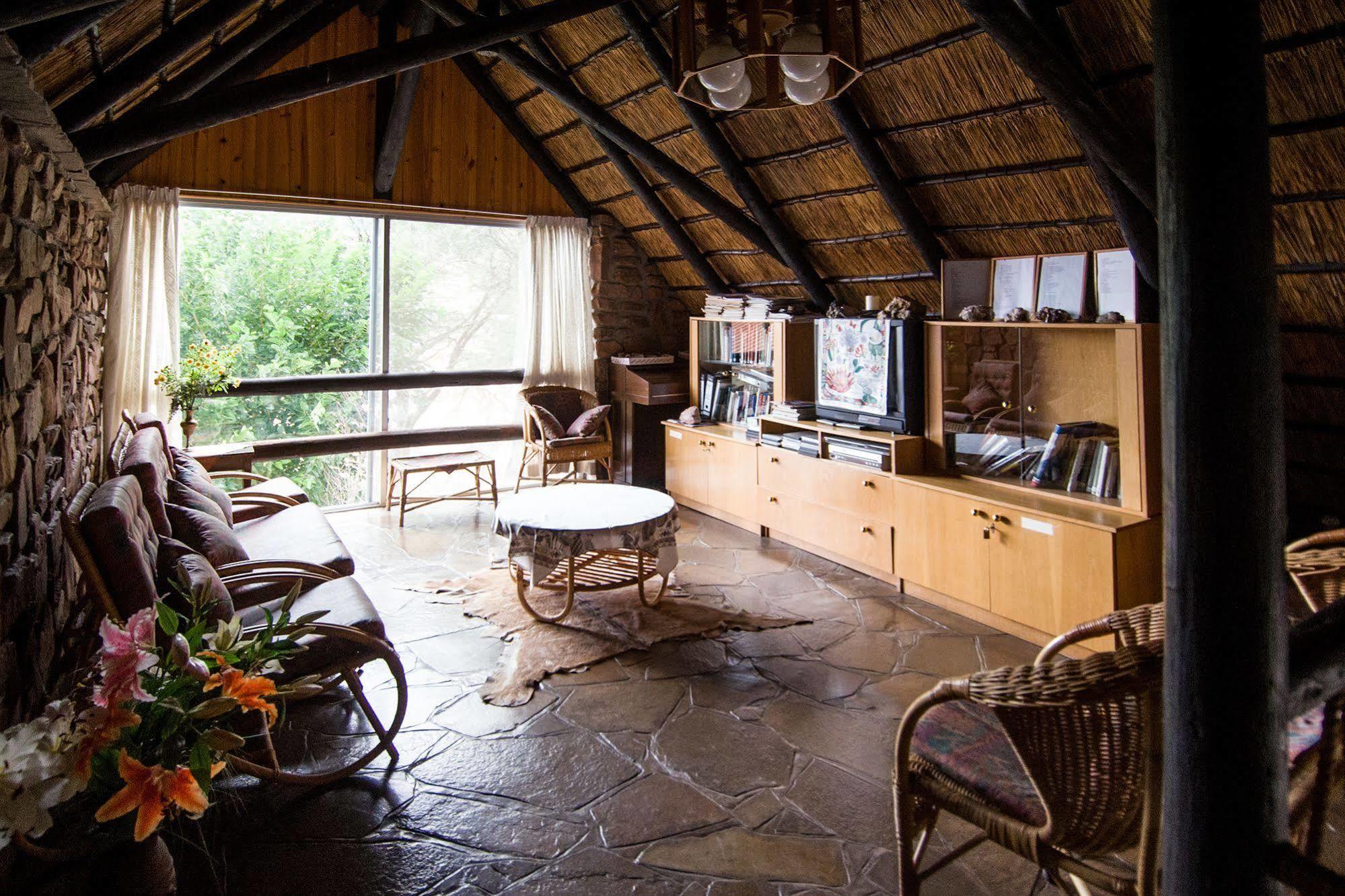 Etusis Lodge Usakos Esterno foto